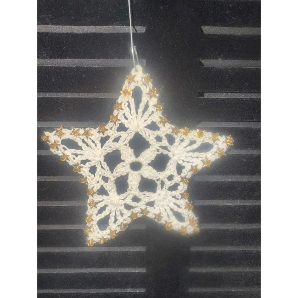 Lot of 11 vintage Hand Crocheted Christmas Ornaments‎